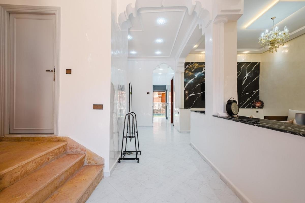 Villa 4 Bedrooms With Private Pool In Marrakech *